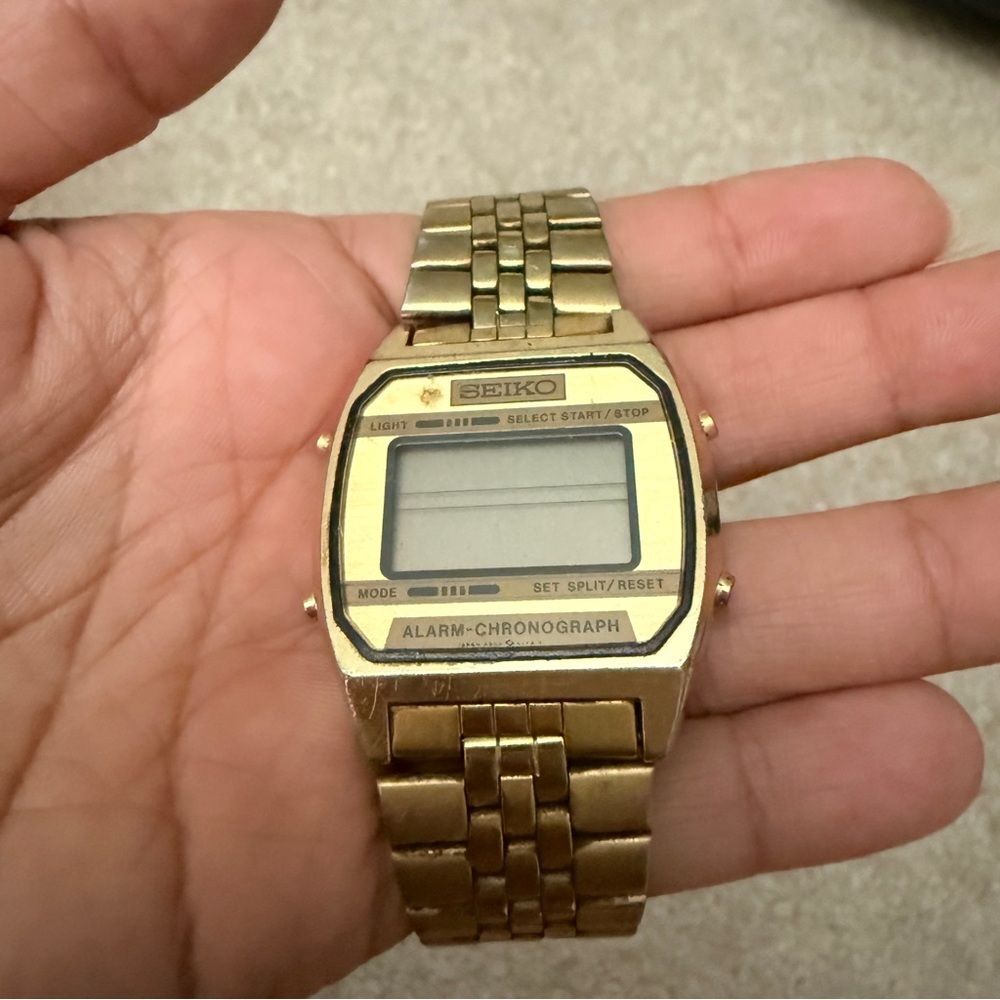 Vintage Seiko Gold-Tone Digital Chronograph Vtg steel back water resistant